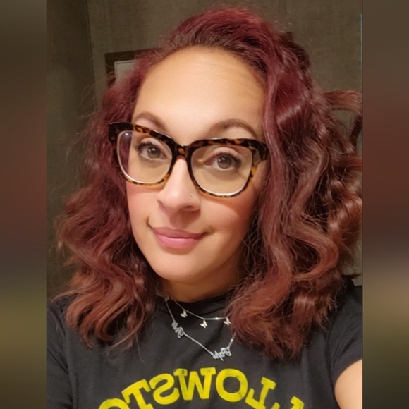 Meet your Posher, Emily - Picture 2 of 11